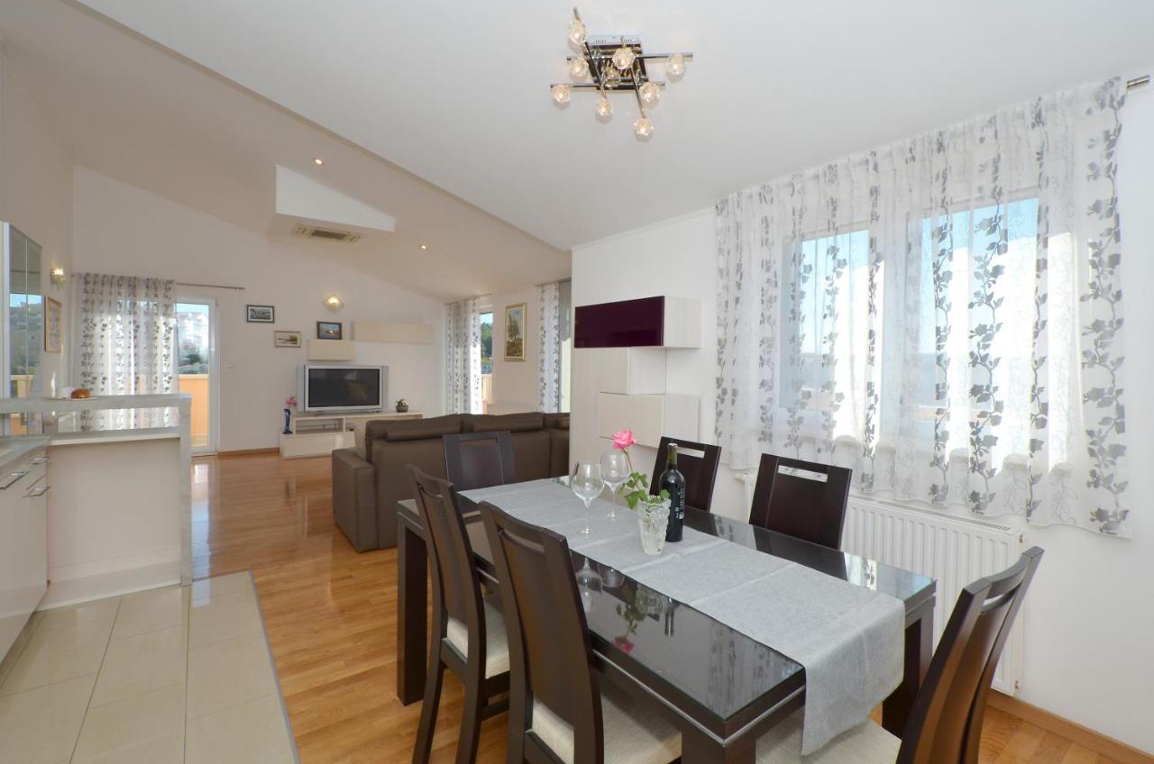 Apartmani Adela Солин Экстерьер фото