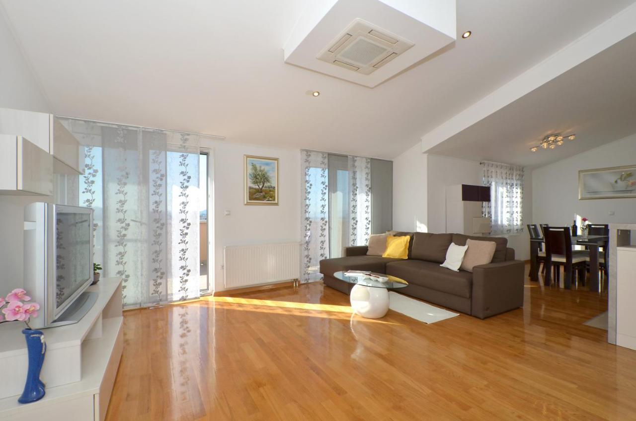 Apartmani Adela Солин Экстерьер фото