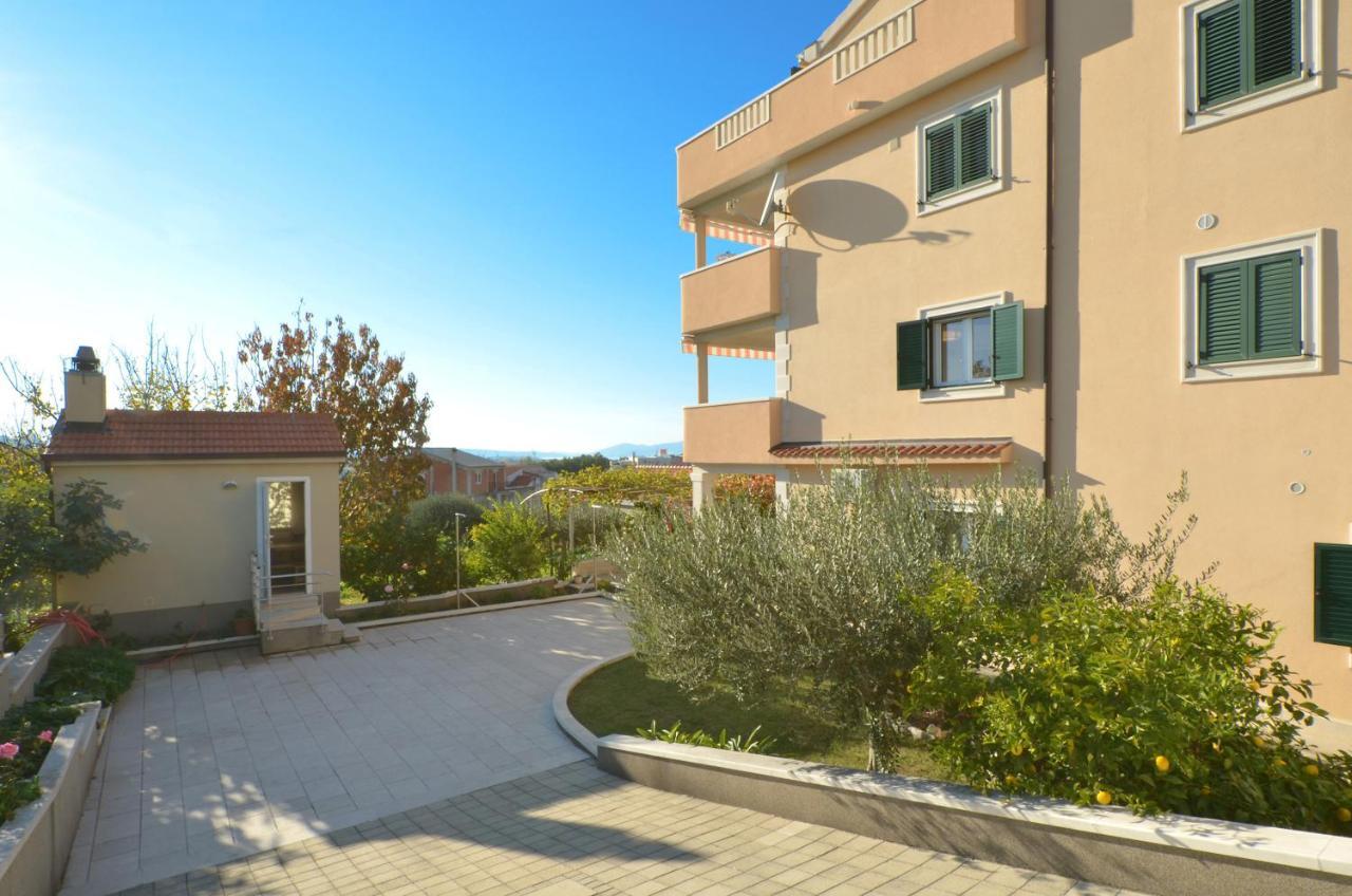 Apartmani Adela Солин Экстерьер фото