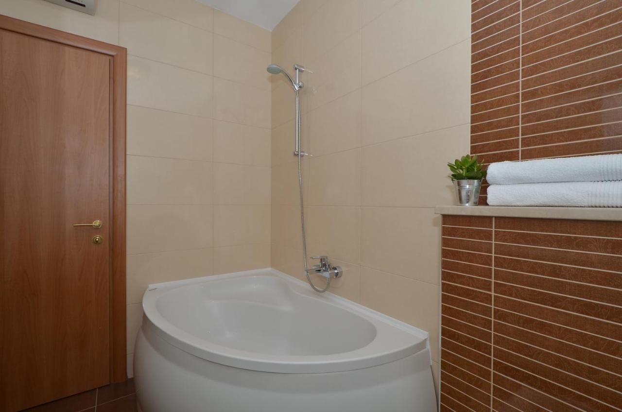 Apartmani Adela Солин Экстерьер фото