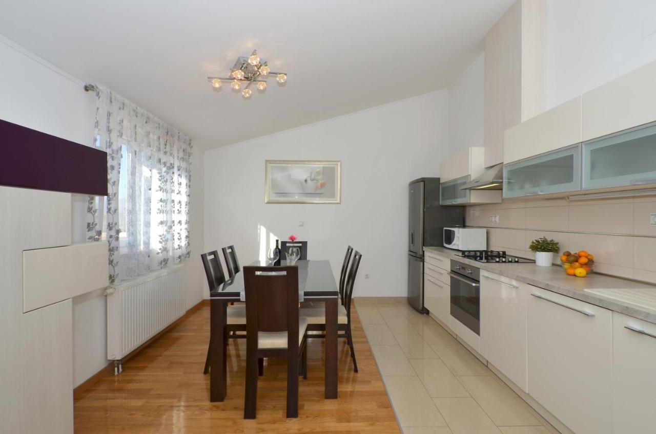 Apartmani Adela Солин Экстерьер фото